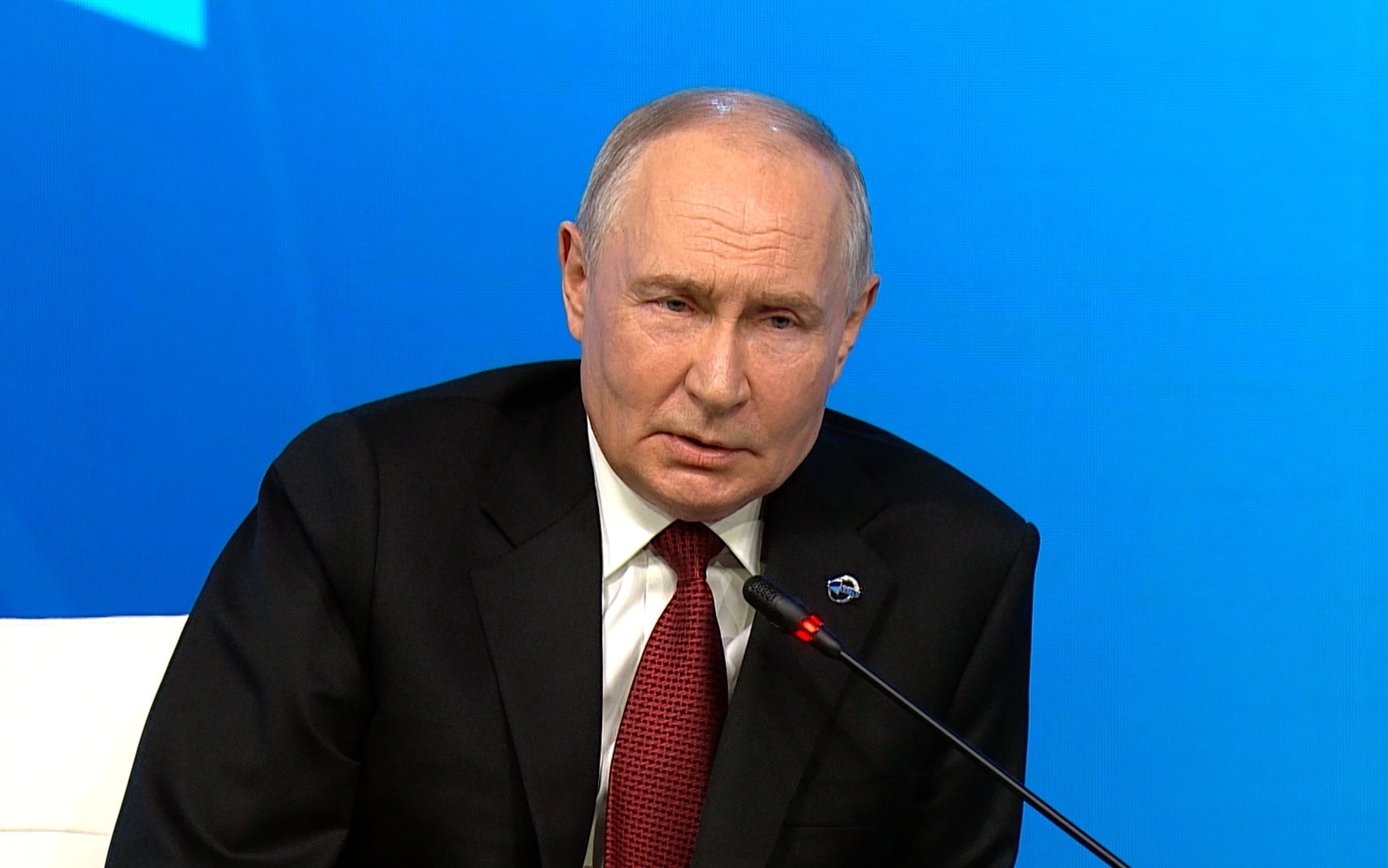 Запад назвал речь Путина на "Валдае" "леденящим предупреждением Европе"