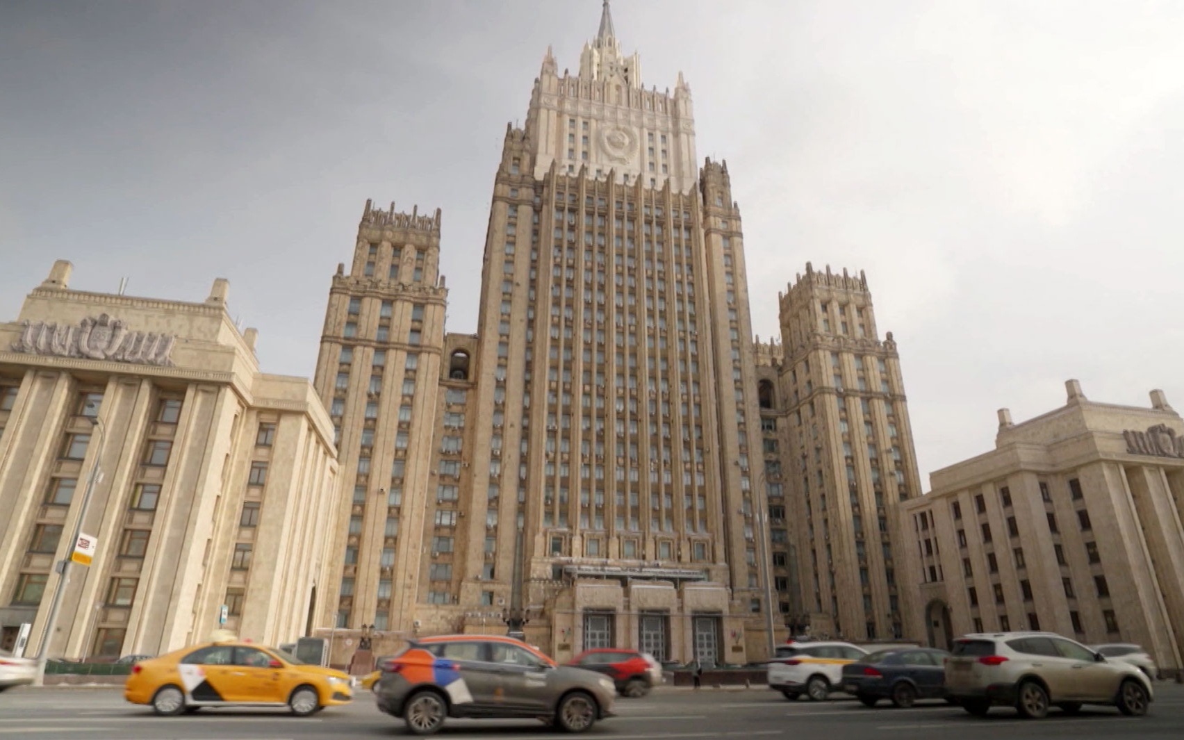 МИД России предупреждает иностранцев об опасности в Киеве