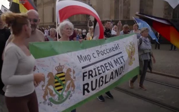 Демонстрация в Дрездене против поддержки Украины правительством Меркель