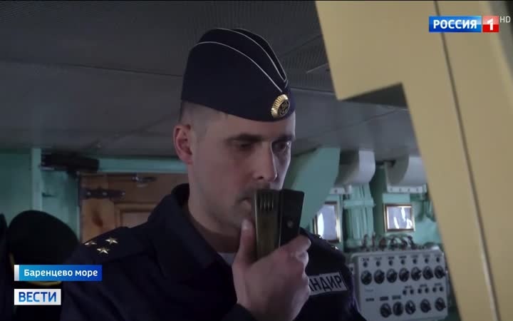 Военные учения Северного флота в Баренцевом море завершены успешно