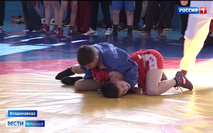 Около ста юных самбистов приняли участие в открытом чемпионате Владикавказа