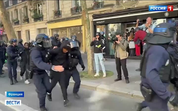 В Франции более тысячи школьников пострадали во время протестов за улучшение образования