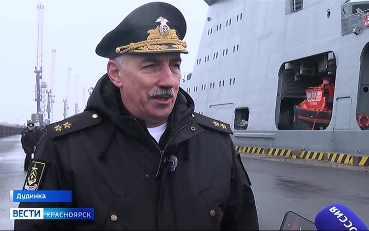 В Дудинке торжественно встретили моряков Северного флота