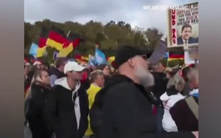 В Берлине тысячи протестуют за отставку Мерца и изменения в политике страны