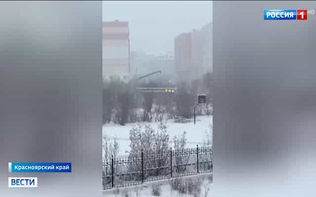 Зима рано пришла в Россию: снегопады в Алтае и Норильске, ледяная ловушка в Якутске и полярное сияние над страной