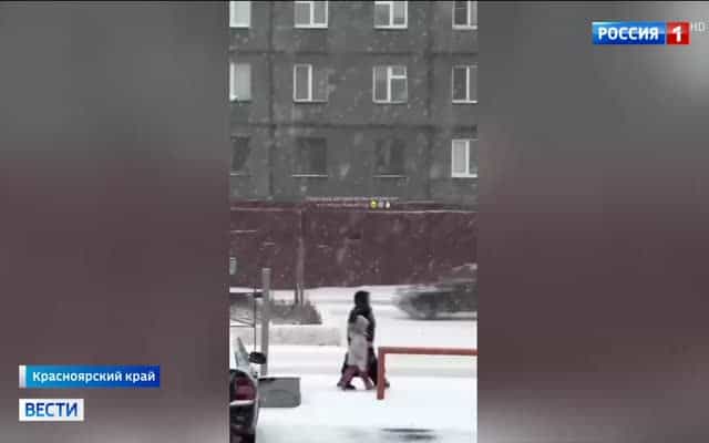 Ранняя зима застигает Россию: снегопады, холода в Алтае и Норильске