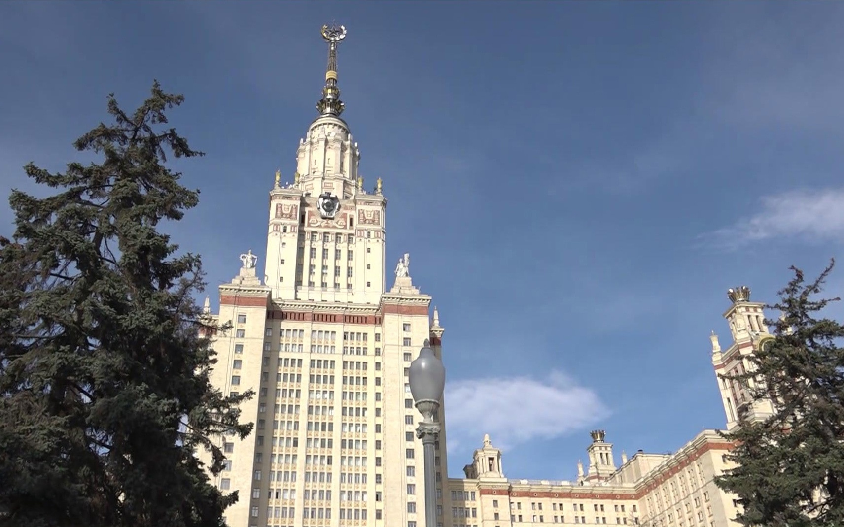 Искусственный интеллект в вузах: от Владивостока до Москвы — будущее образования и науки