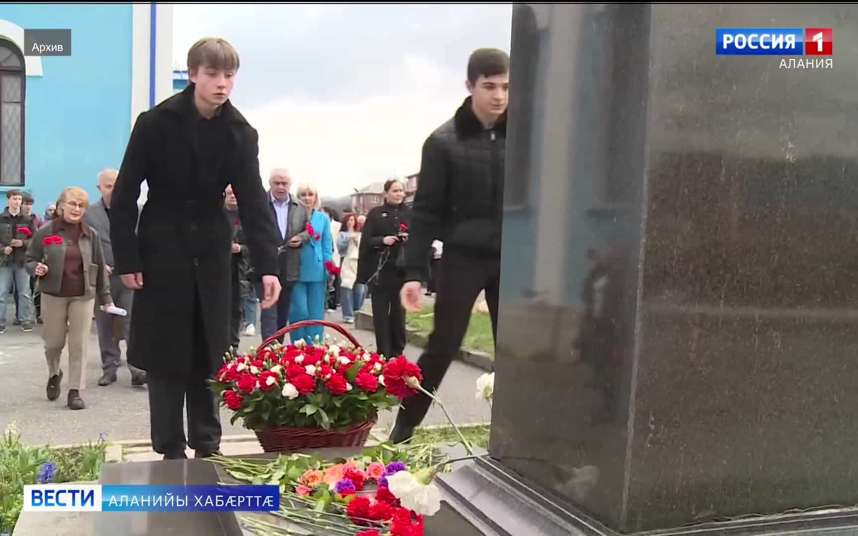 Абон республикæйы бæрæг кæнынц ирон литературæйы бындурæвæрæг Хетæгкаты Къостайы гуырæн бон