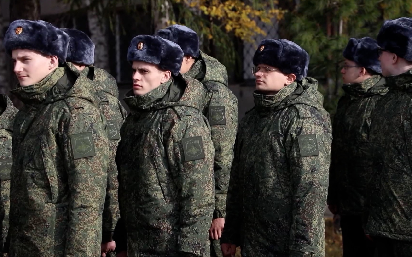 Десятки тысяч новобранцев отправляются в армию: начало нового призыва в Новосибирске