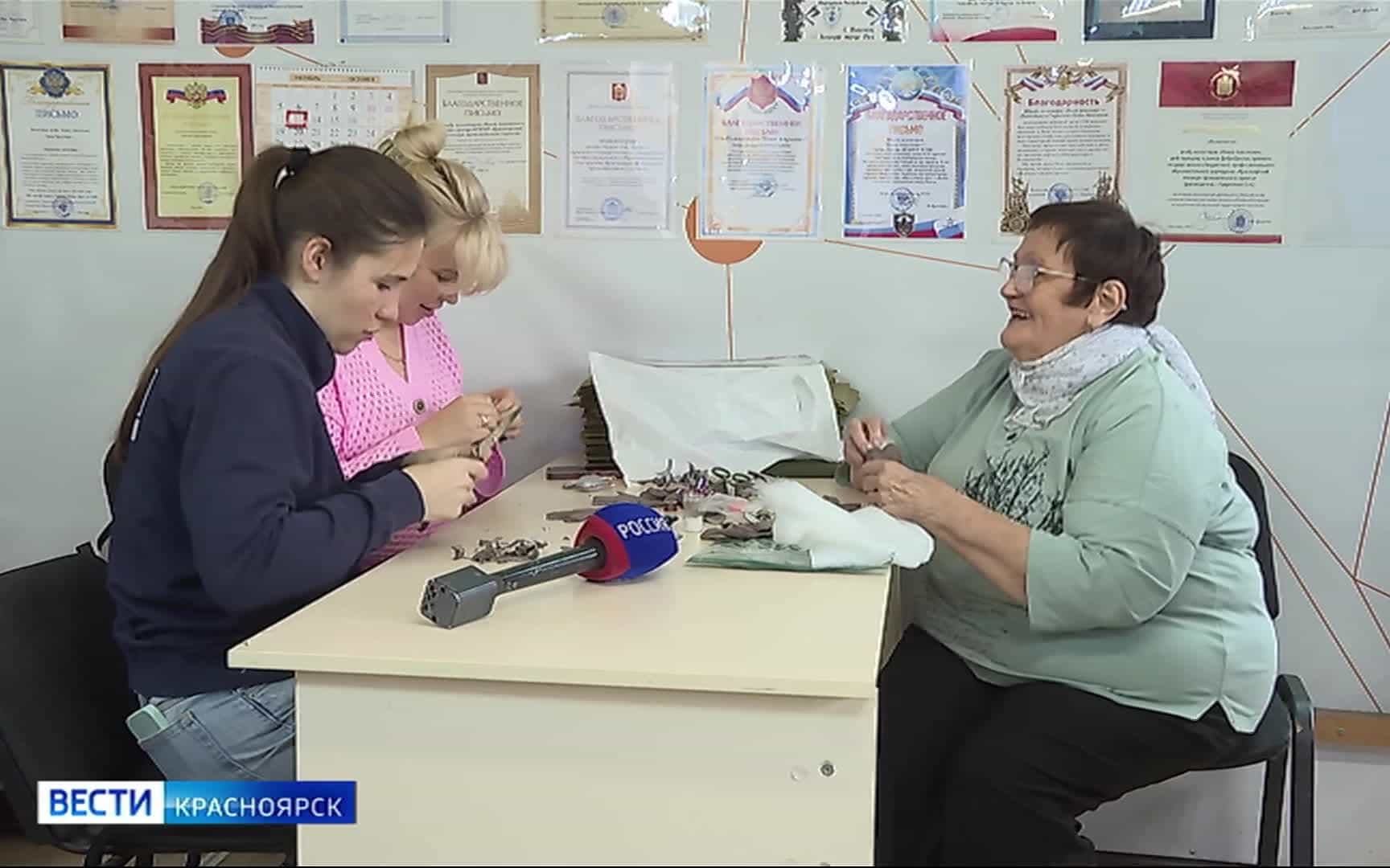 Красноярка шьёт обереги для бойцов СВО