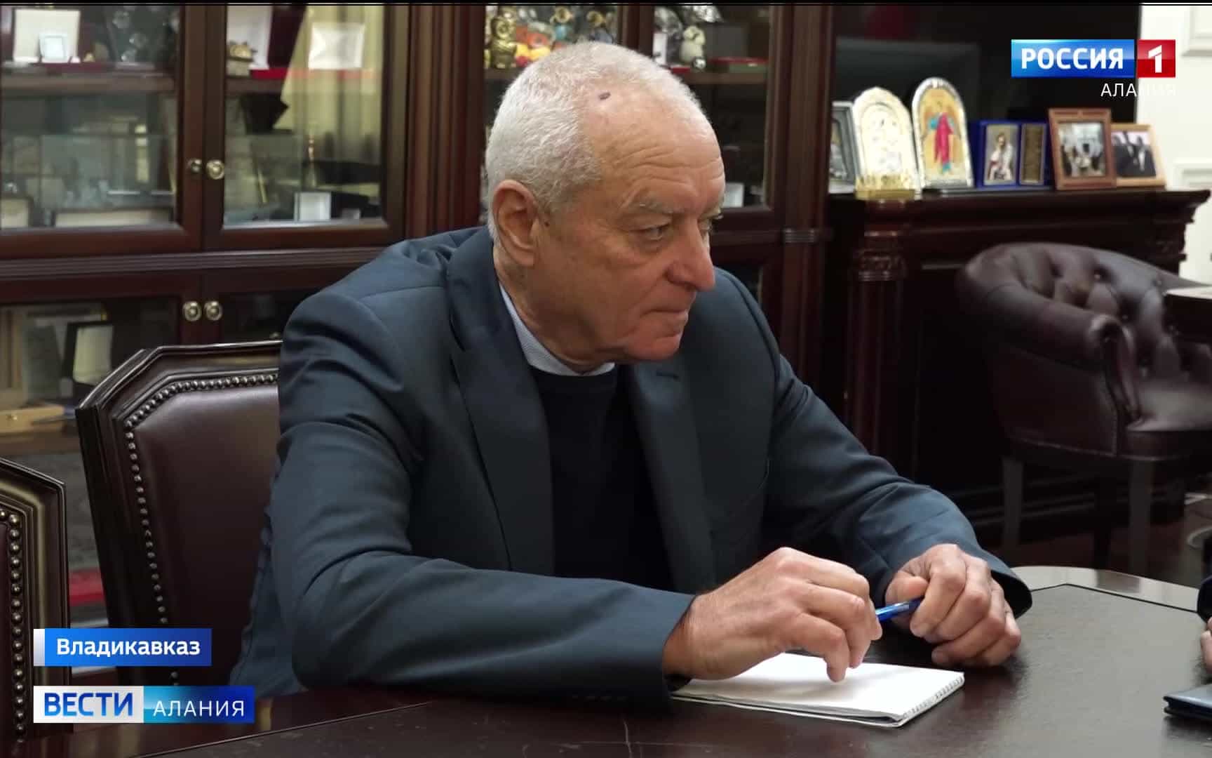 Сергей Меняйло встретился с новым председателем «Высшего совета осетин» Азаматом Хадиковым