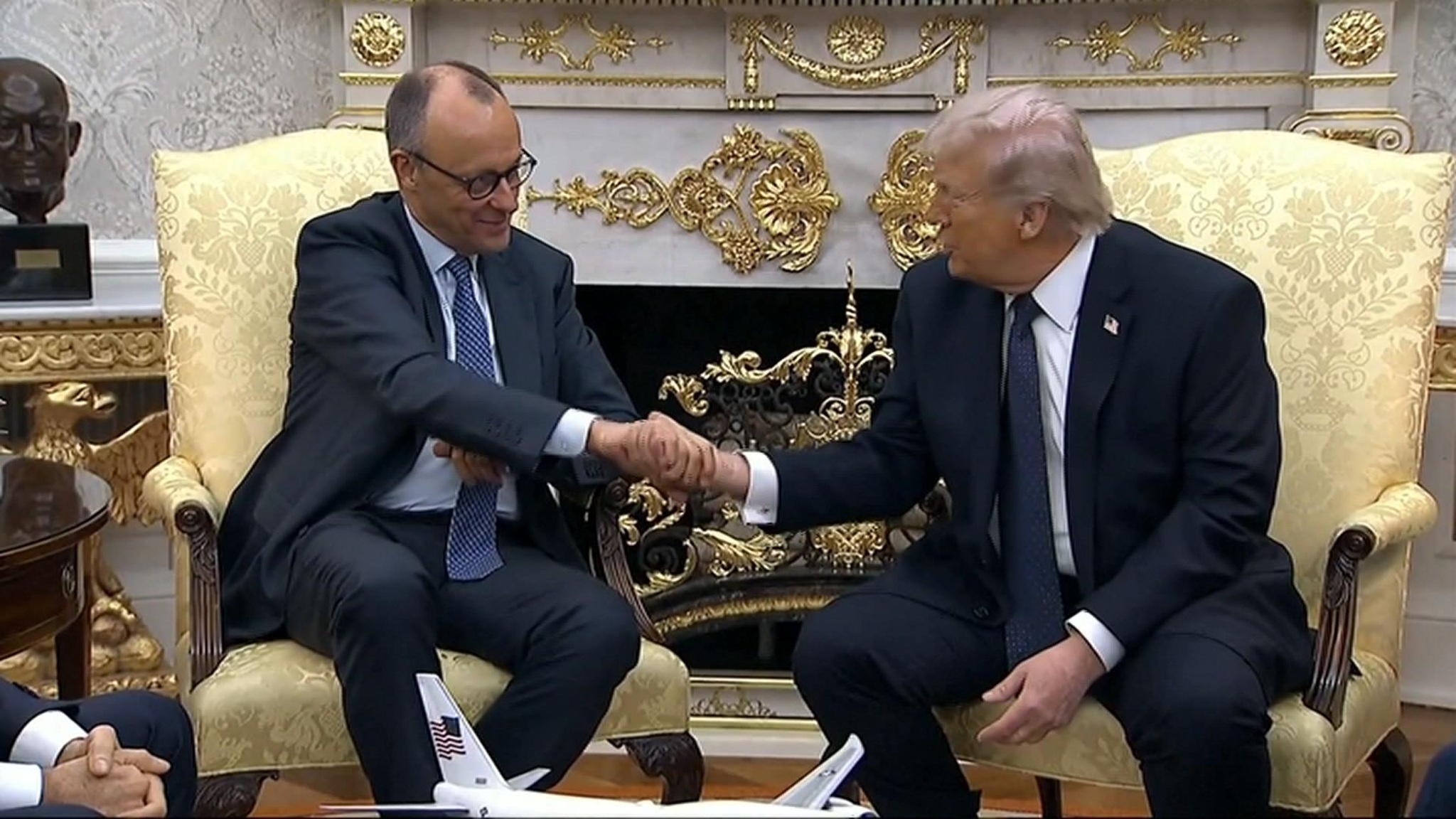 Трамп провел переговоры с Мерцем на фоне обострения на Ближнем Востоке