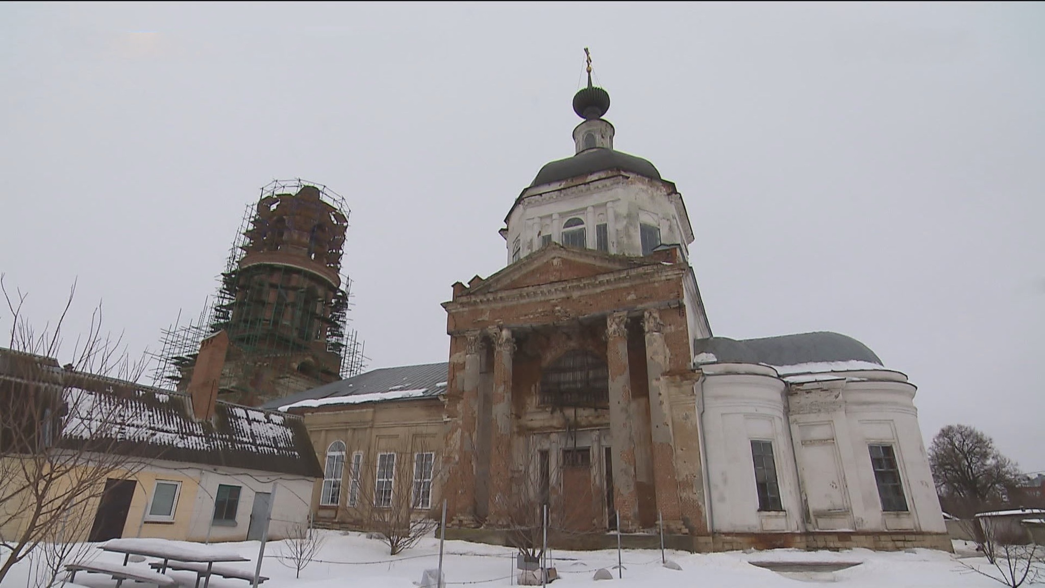 Крестовоздвиженский храм в Орловской области нуждается в реставрации