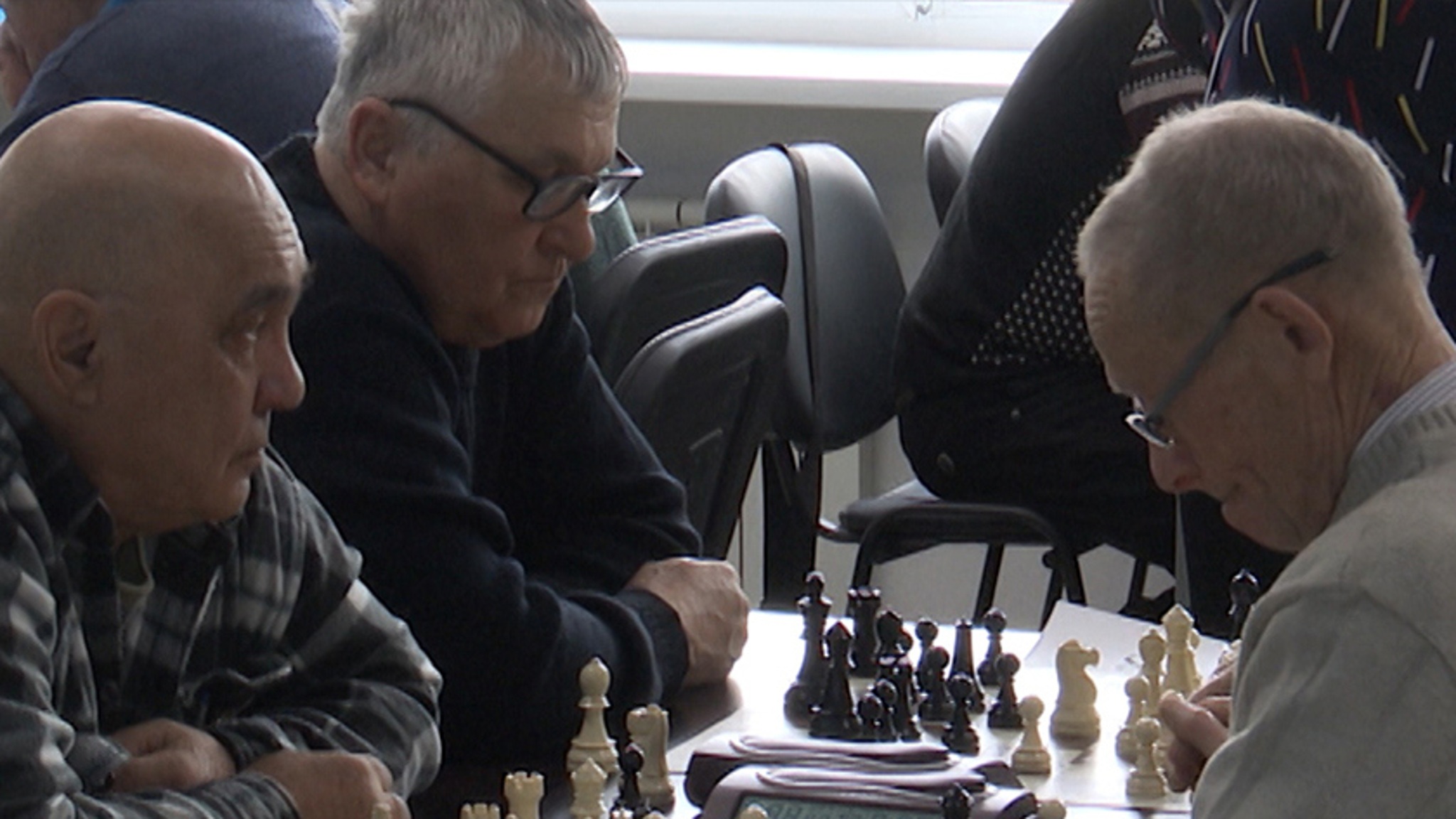От 65 до 82 лет: турнир для пенсионеров по шахматам собрал игроков-любителей со всего Приамурья
