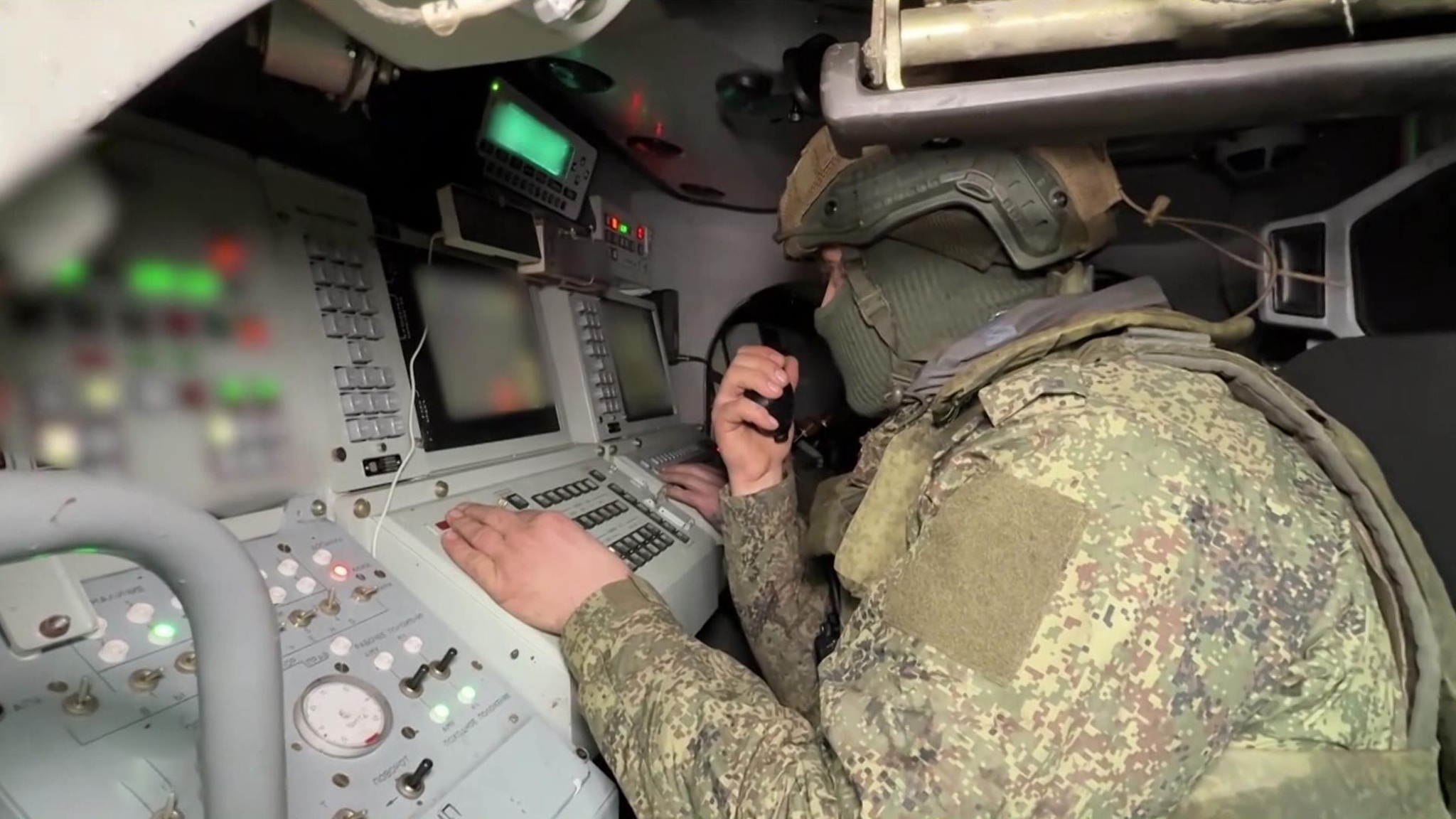 Комплексы "Бук-М3" несут дежурство в любых погодных условиях