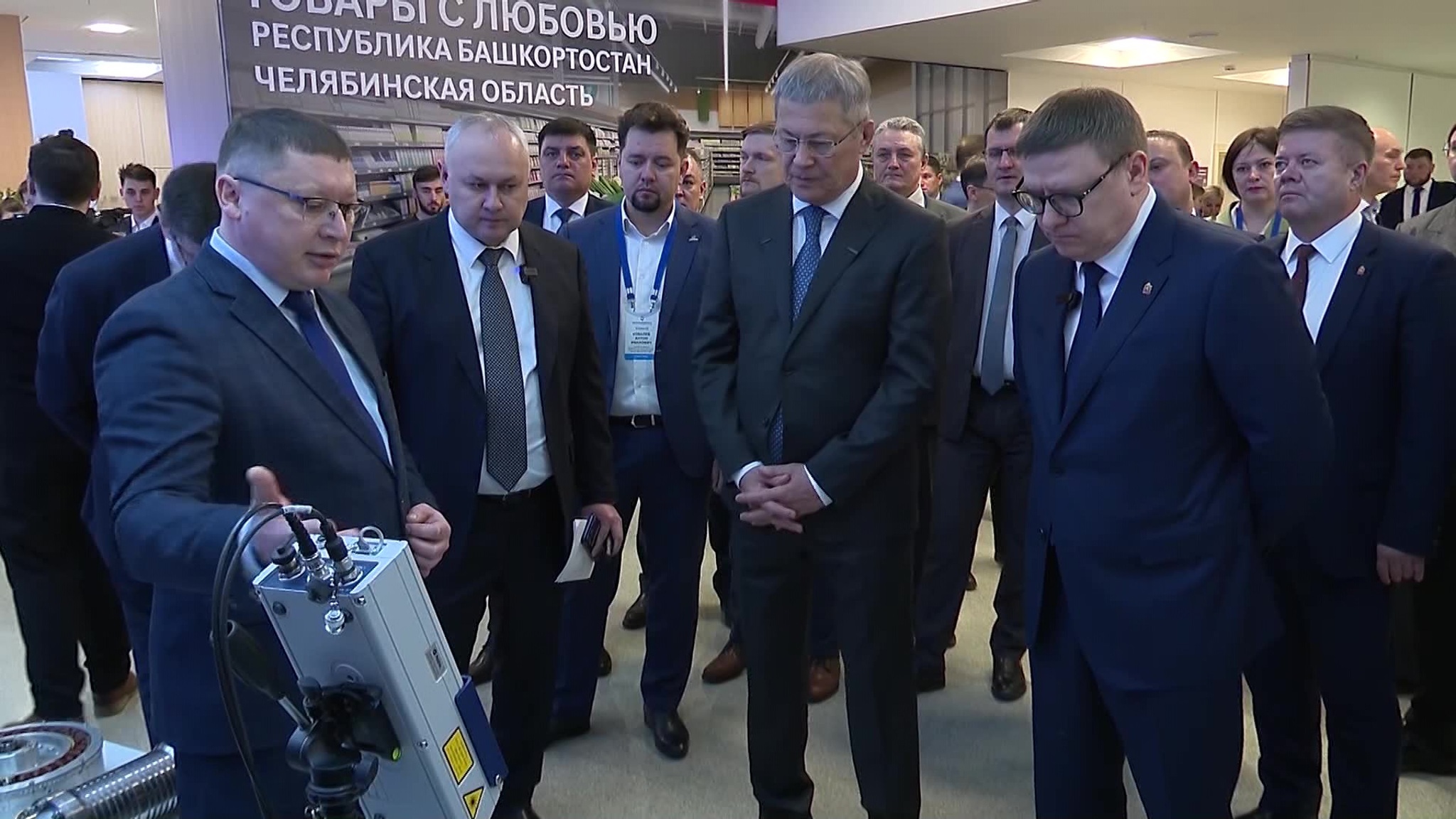 Алексей Текслер посетил бизнес-форум и предприятия в Уфе