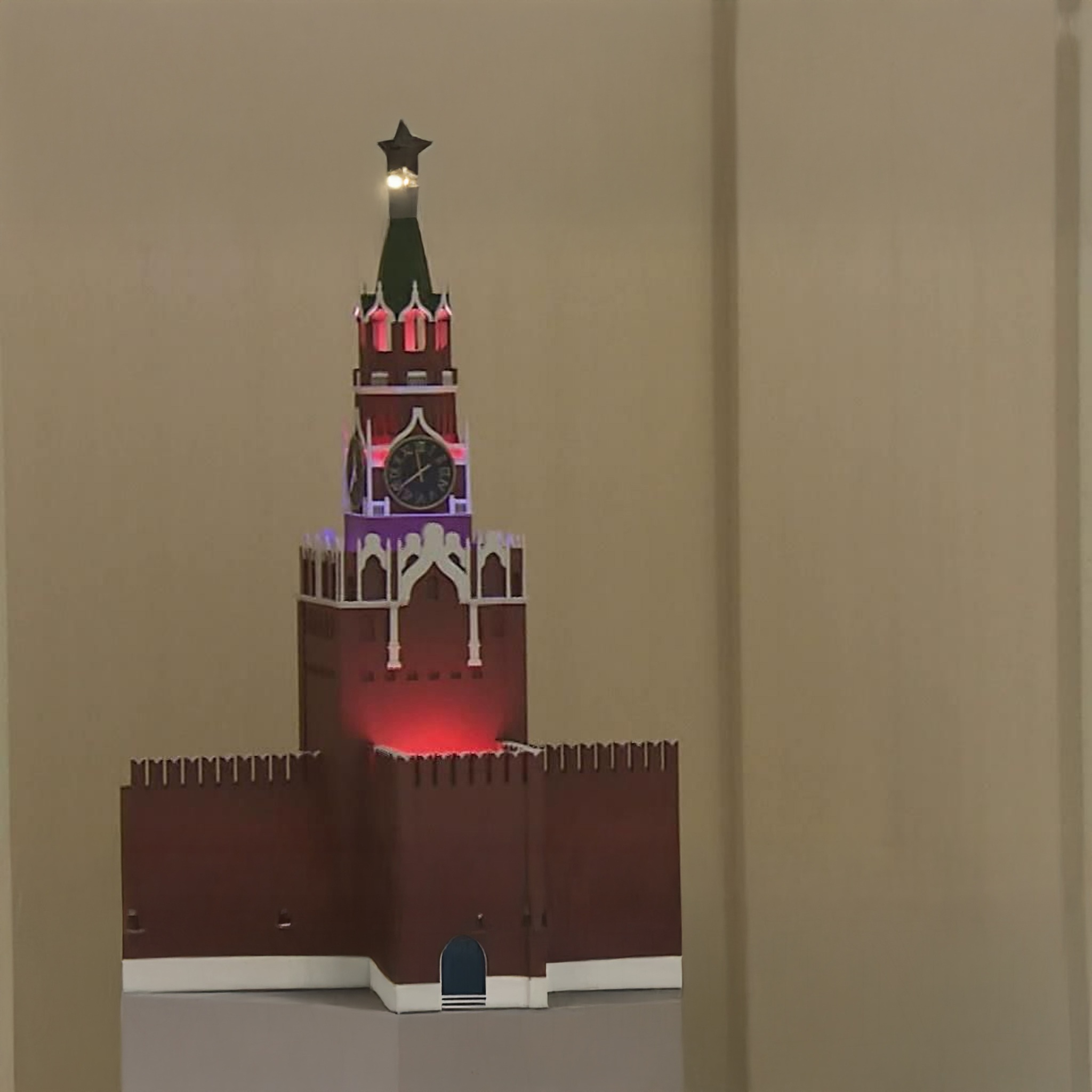 Ликбез. "Выставка "Настоящее время, несовершенный вид"
