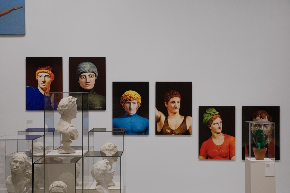 Выставка "Нетемные века: новеллы о Средневековье и академизмах" проходит в Доме культуры "ГЭС-2"