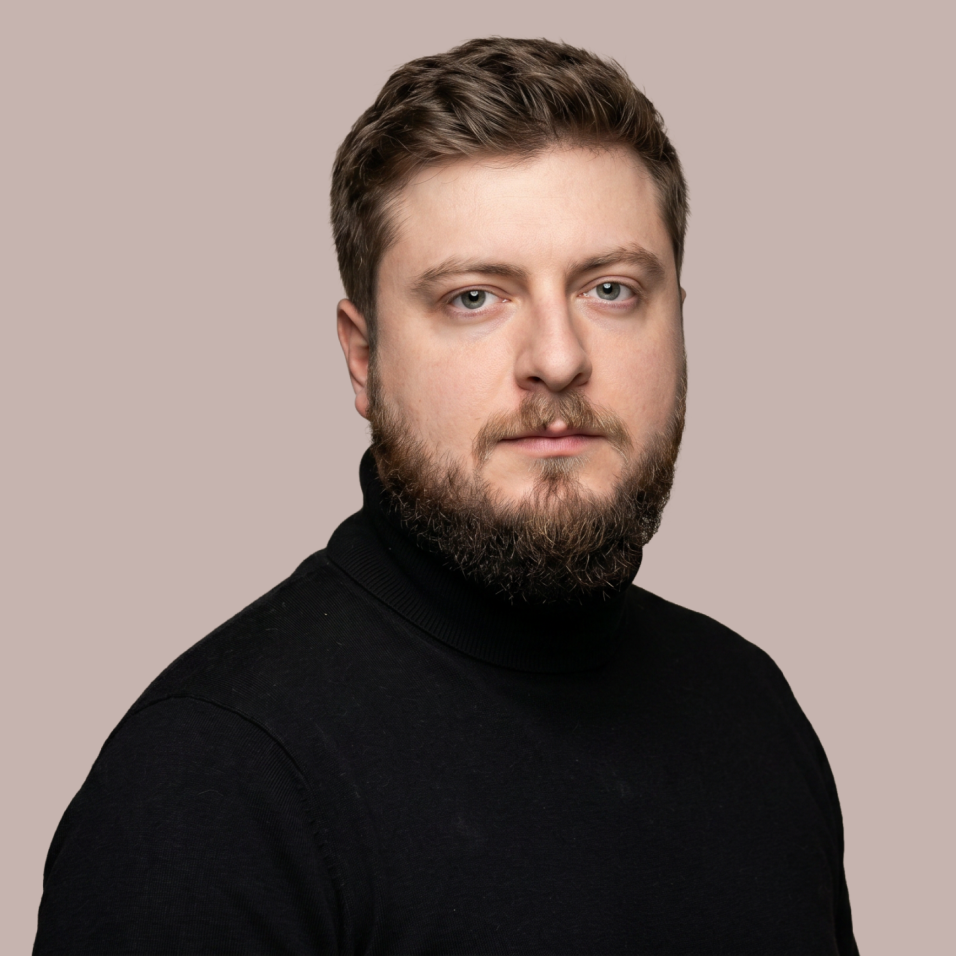 Илья Алтухов