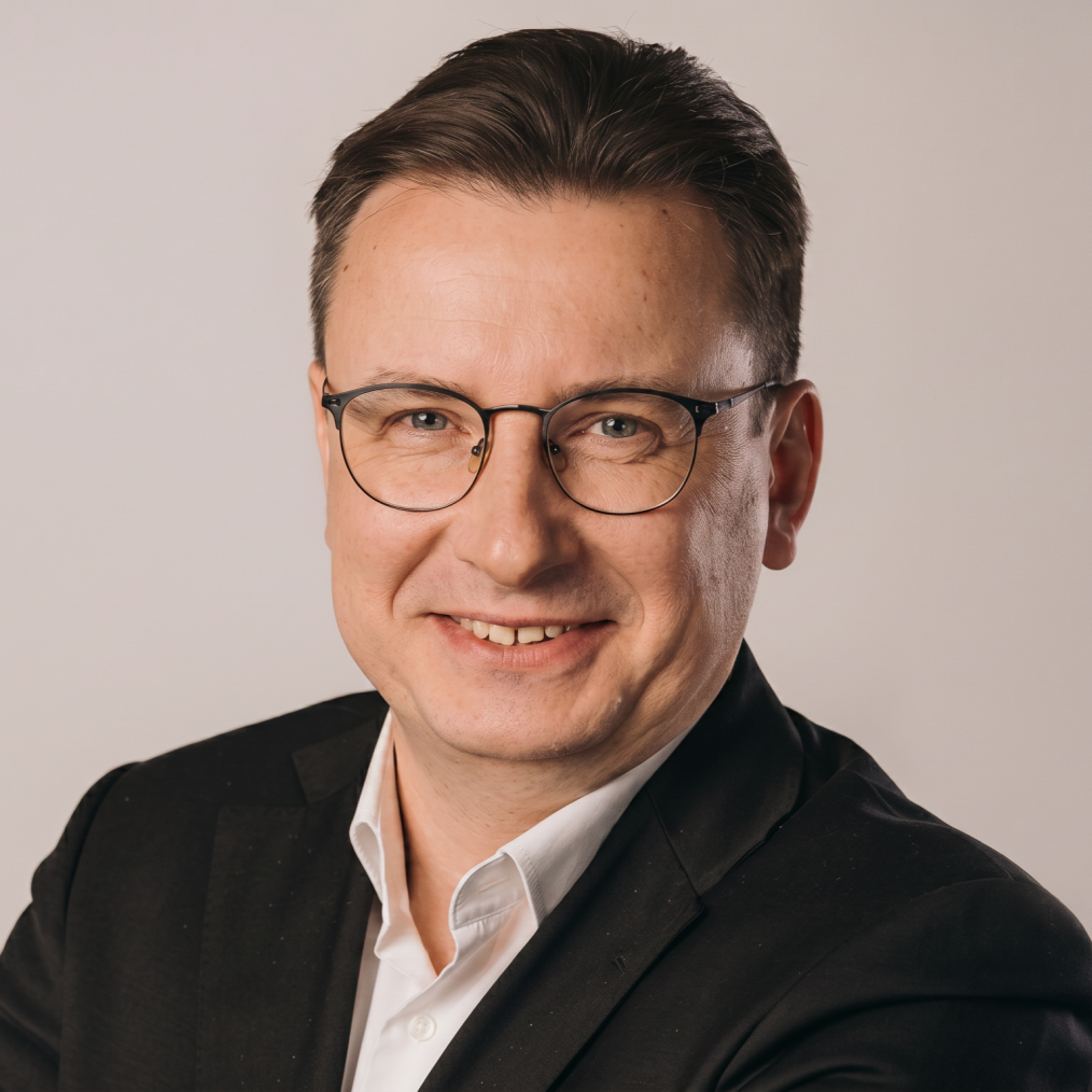 Александр Новиков