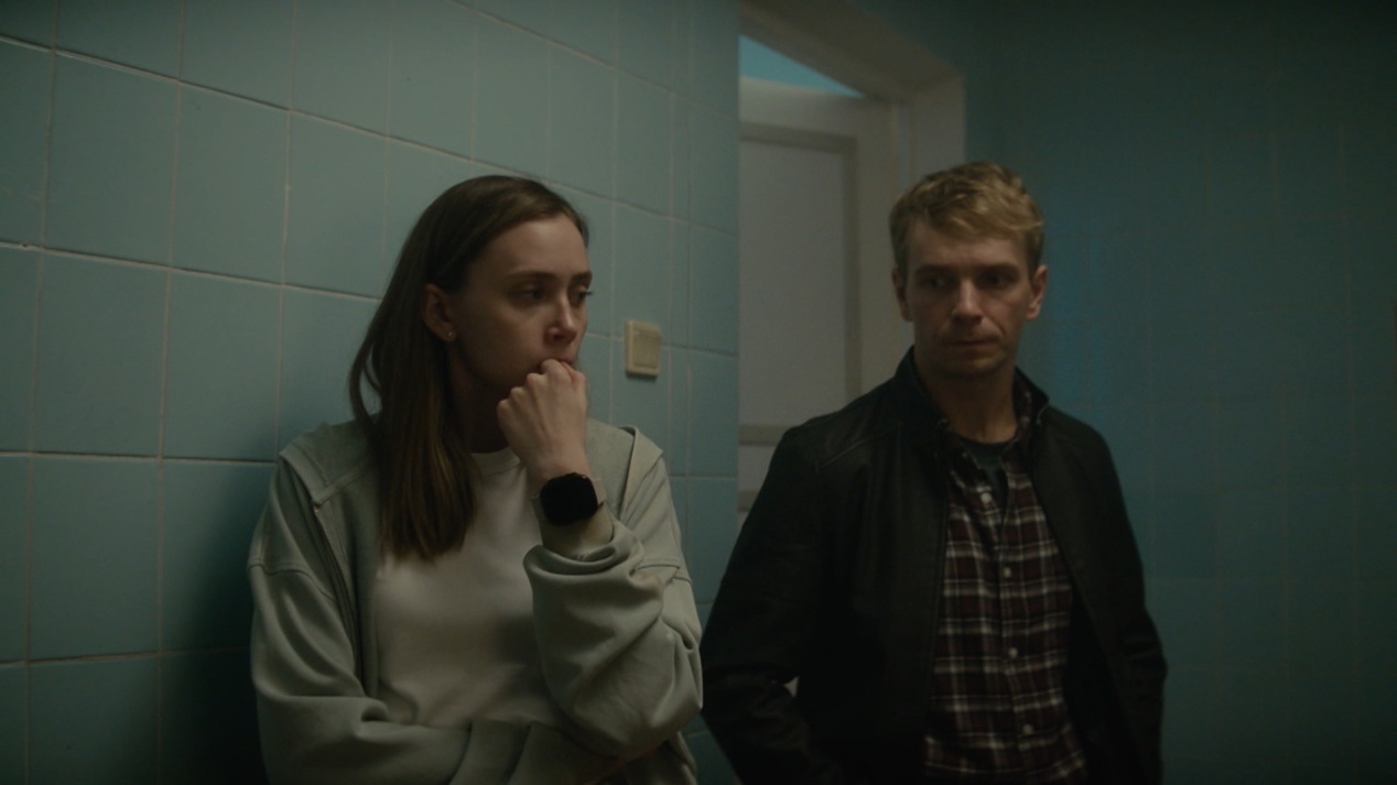Премьера сериала "Когда горит огонь": пластический хирург расследует убийство в глухой деревне