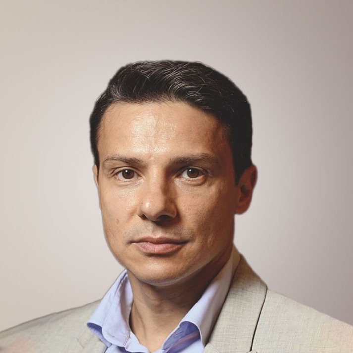 Александр Новин
