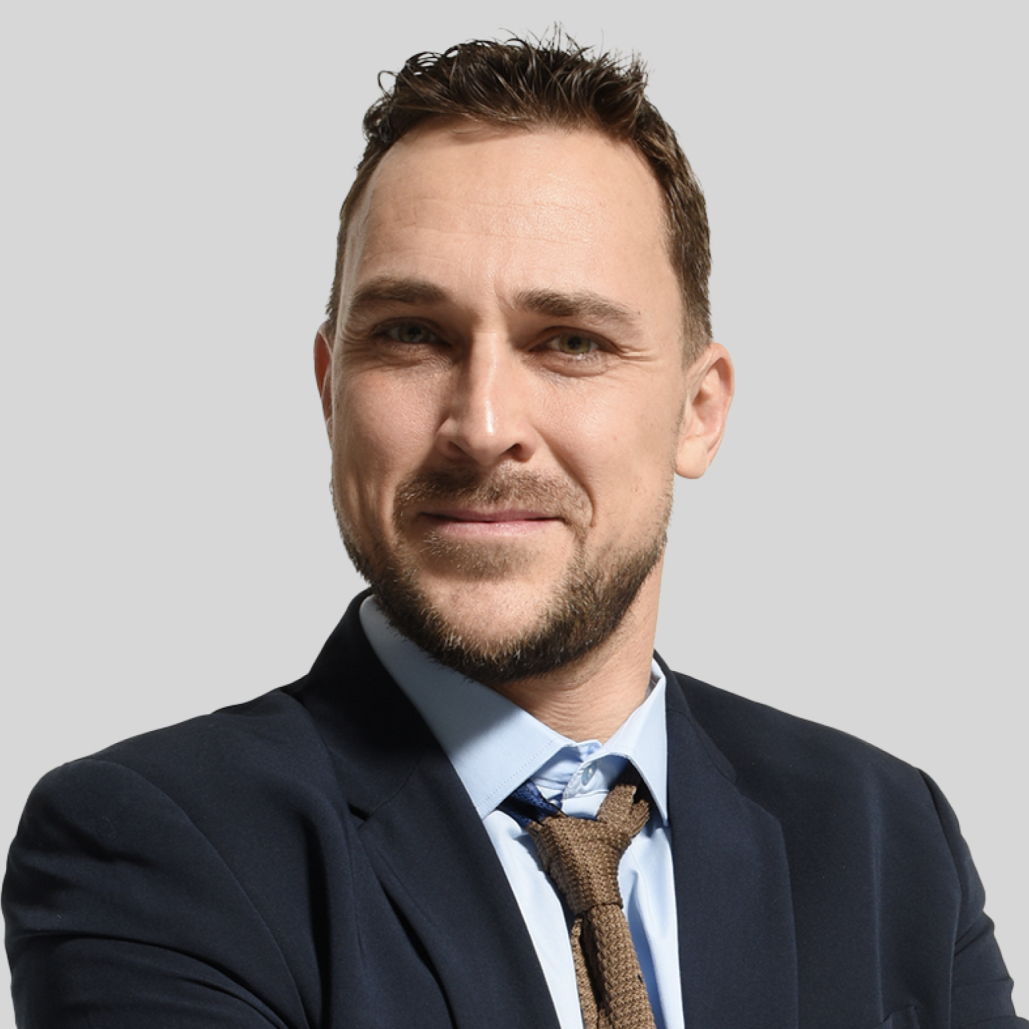 Павел Макаров