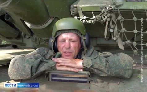 Танкисты Центрального военного округа показали навыки экстремального вождения