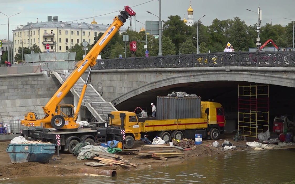 В Москве обновят Малый Каменный мост и построят под ним дополнительный пешеходный