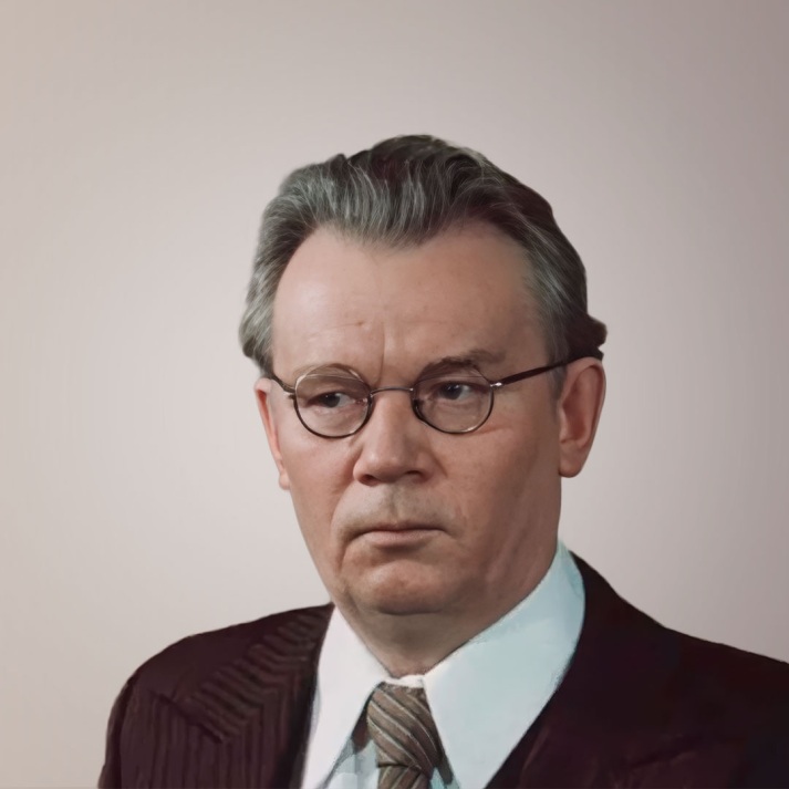 Евгений Шутов