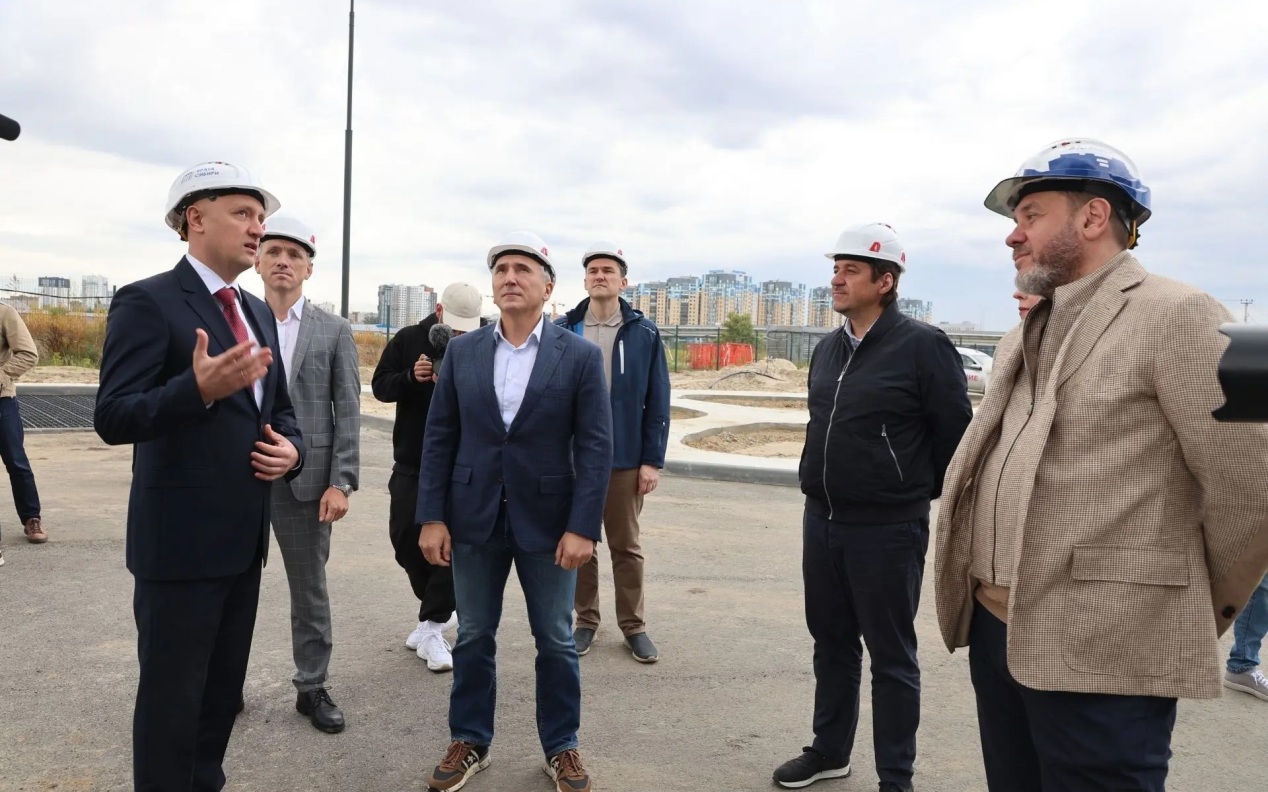 Губернатор и глава Тюмени проинспектировали социально важные строящиеся объекты города