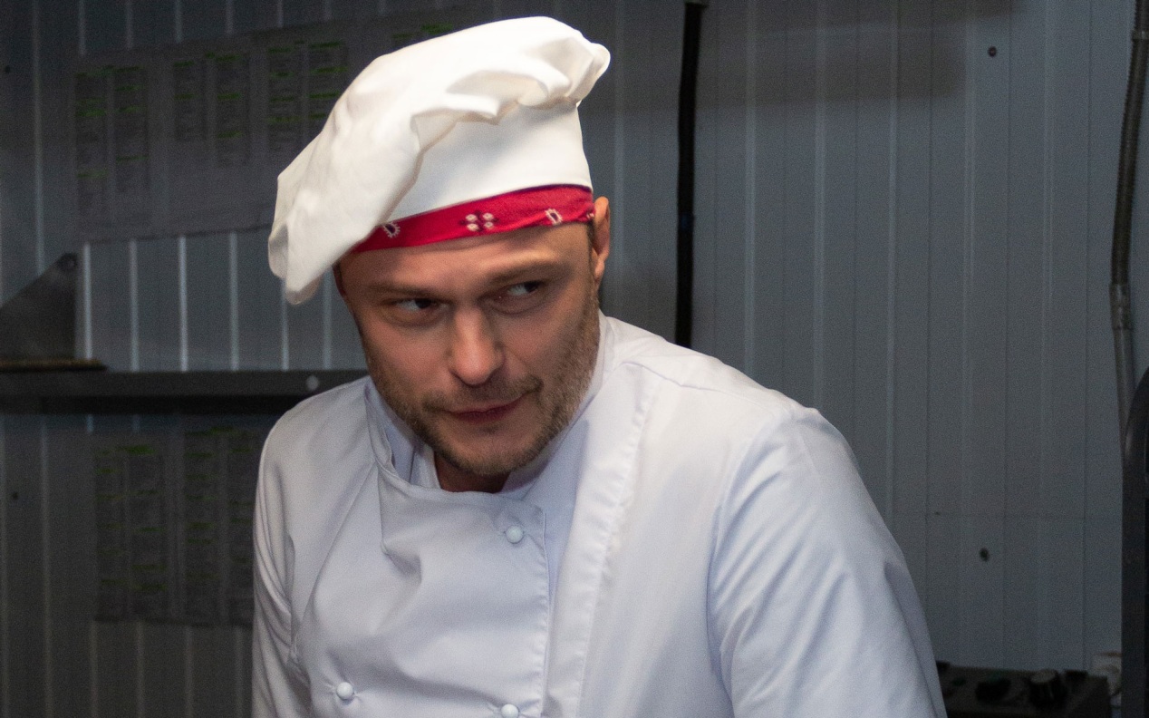 Шла Саша по шоссе