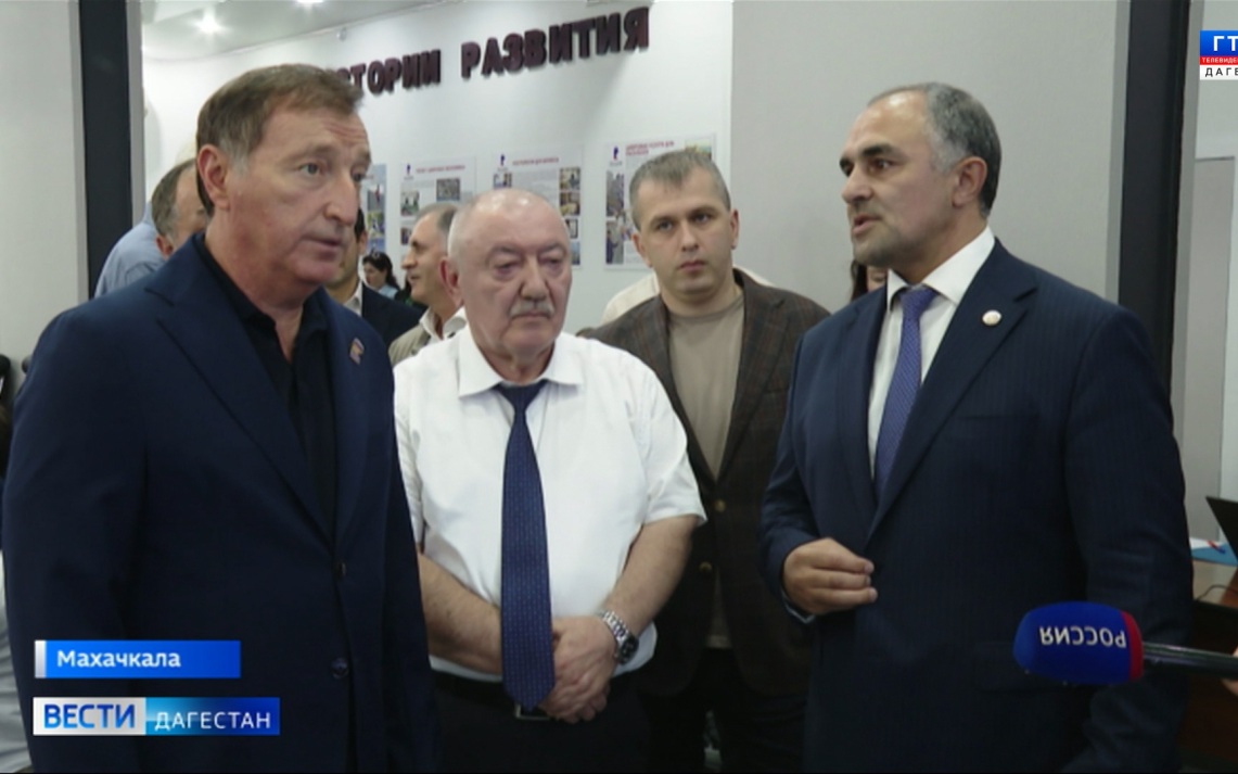 За ходом работы Центра общественного наблюдения сегодня знакомился и Заур Аскендеров