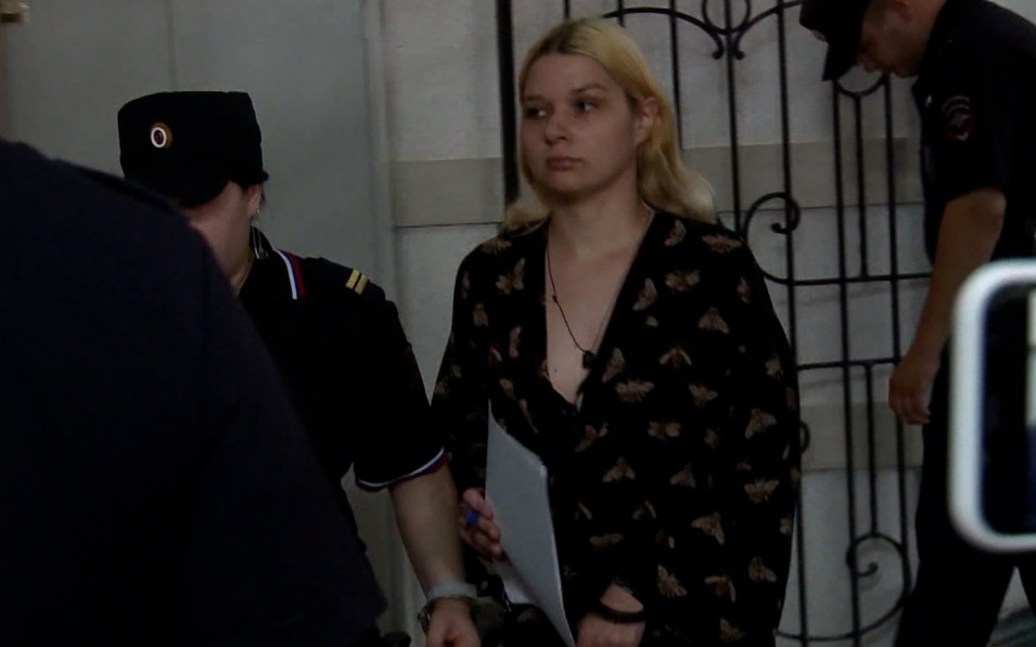 Тархова признана вменяемой по делу об убийстве бабушки и деда: новые подробности в суде