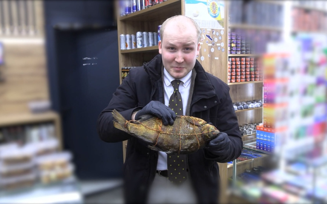 Контрафакт и просрочка: в Москве и Лобне выявили сомнительную продукцию в небольших магазинах