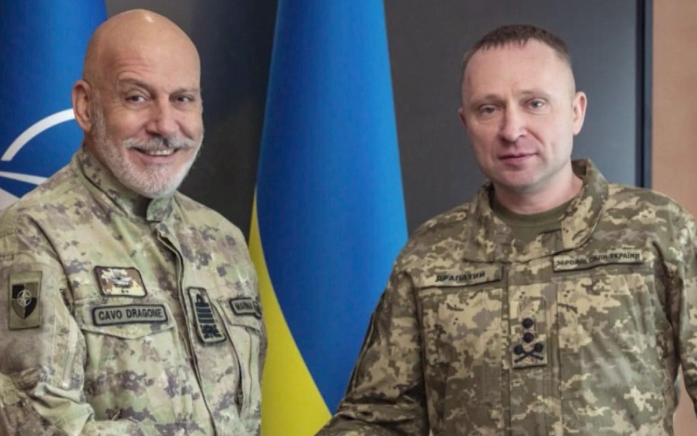 Адмирал НАТО посетил Киев, обсуждая военные приоритеты и увеличение финансирования для Украины