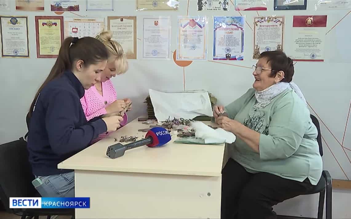 Красноярка шьёт обереги для бойцов СВО