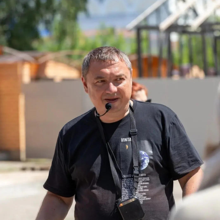 Денис Ларин