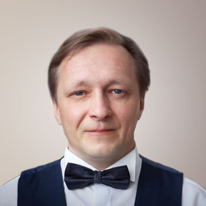 Алексей Иванов