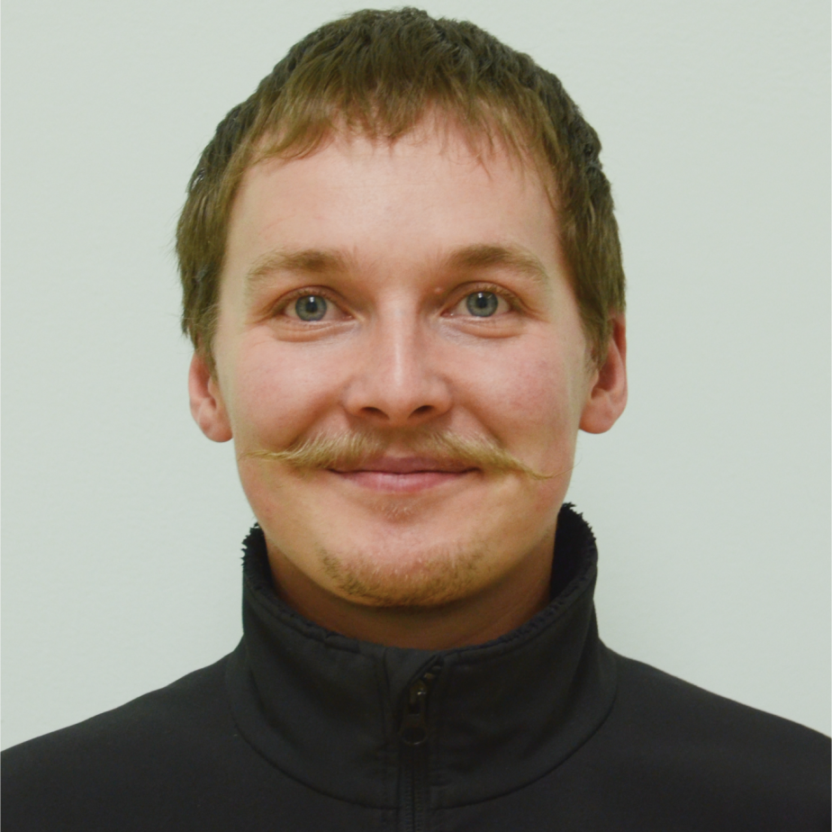 Михаил Иванов