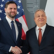 Вице-президент США: "Вашингтон готов сотрудничать с любым победителем выборов в Венгрии"
