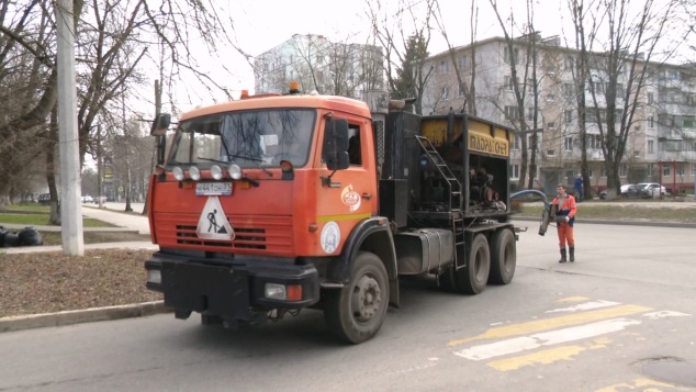 На ремонт дорог в Белгороде вышли мадпатчеры