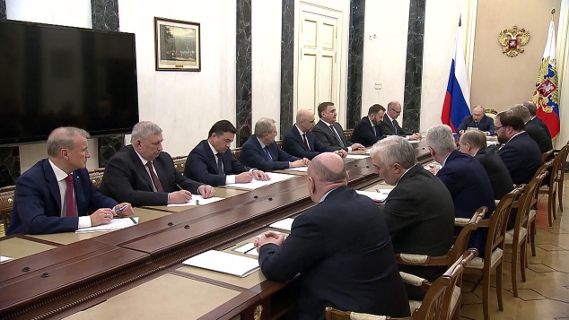 Будущее за нейросетями: Путин поручил внедрить ИИ во все сферы жизни к 2030 году