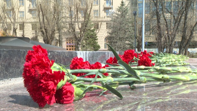 В Волгограде возложили цветы в память об узниках фашистских концлагерей