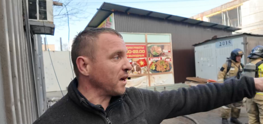 "Был ужасный взрыв": очевидцы рассказали подробности пожара на рынке во Владивостоке