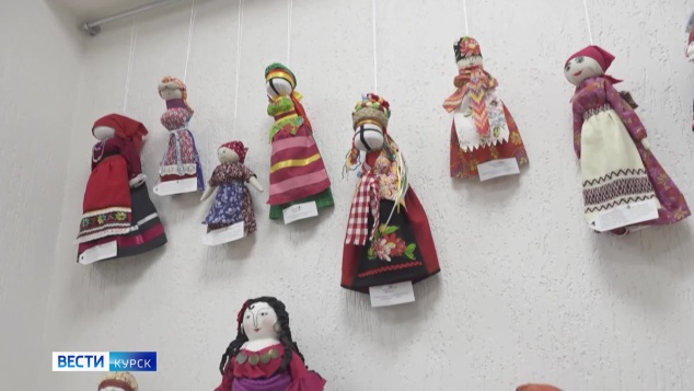 Выставка «Куклы народов большой страны» открылась в Курске