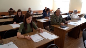 Родители амурских одиннадцатиклассников попробовали написать ЕГЭ