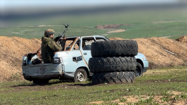 На полигоне в ДНР штурмовики готовятся к любым встречам с противником
