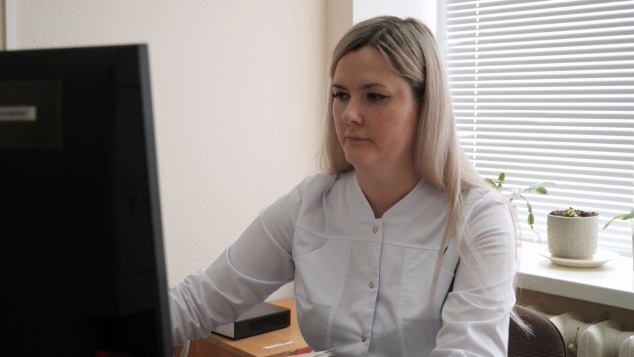 Медики Губкинской ЦРБ получили доплату за ранний выход из декрета