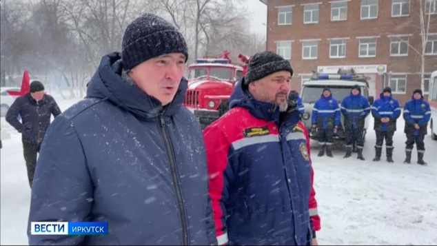 Студентам-спасателям из Иркутска передали новую пожарную машину